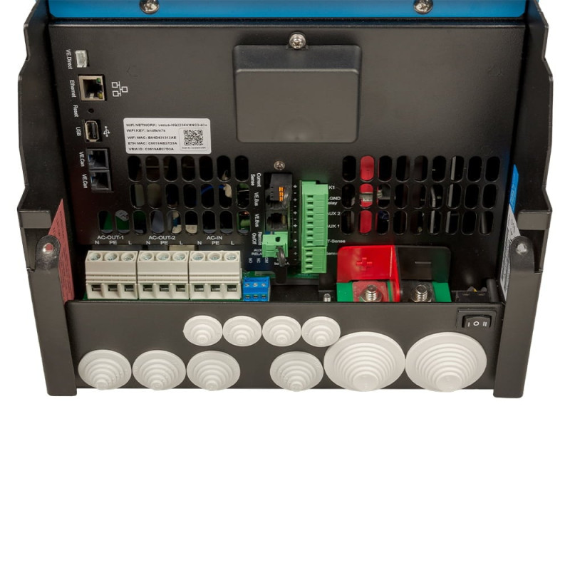 Гібридний однофазний інвертор 3kWA/2.4kW Victron Energy EasySolar-II GX 48/3000/35-32 MPPT 250/70